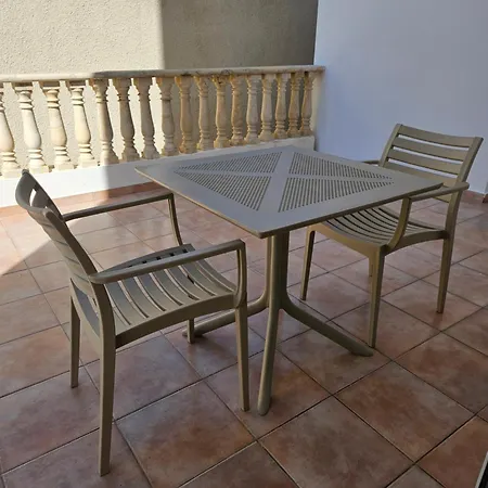 By Emmelia Group מלון דירות 3*